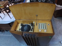 A Large Walnut Mid Century Radio Gram.(45) W.43 L.90 H.80 Cm.