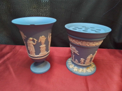 2 Wedgwood Big Vases. H.17,19 Cm. (A/F)