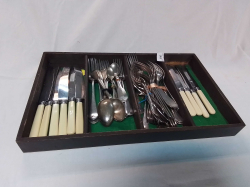 A Quantity of Cutlery in a Box.27x45 Cm.