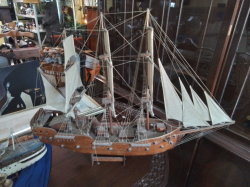 A Lovely Model of A Sailing Galleon.in Very nice condition condition L.97 H.87 W.14 cm