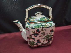 A Most Unusual Masons Chartrevse Pattern Tea Kettle. H.22 L.20 W.13  Cm.