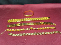 3 Ladies and 2 Gents Gold Plated Bracelets. 