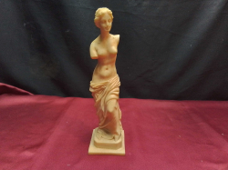 Vintage Santini Venus figurine made in Italy. W.7 H.25 Cm. 