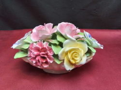 A Handcrafted Floral Royale Stratford Staffordshire Bone China. L.15 H.8 Cm.
