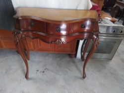 Ornate wooden console table in good condition W.86 D.38 H.76 Cm.  