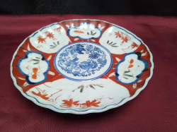 Imari antique hand painted porcelain plate. W.19 Cm. 