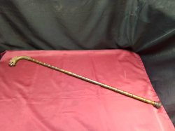 A vintage brass dragon head walking stick.L.90 Cm.
