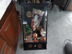 Japanese showcase box a music. H.80 W.43 D.27 Cm. 