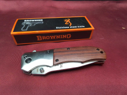 A New Browning Gun Makers, Stainless Steel Folding Hunting Knife. 