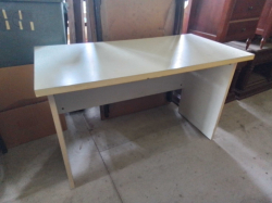 A Modern White Table Desk.60x120 Cm. H.75 Cm.