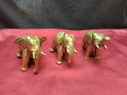 3 Brass Elephants. L.10 H.9 Cm.