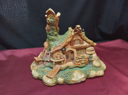 A Large Pendelfin Cottage.  W.30 H.24 Cm.
