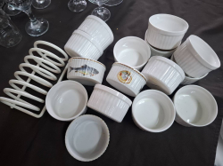 15 Ramekins and a Toast rack, 2 small oven tray