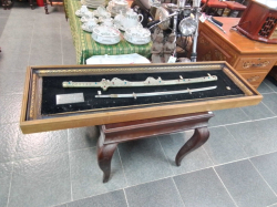 Antique National treasure RIKO JIKUS Agusimochi sword style in frame(marked)