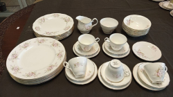 39 Beautiful Royal Stuart set (good condition)