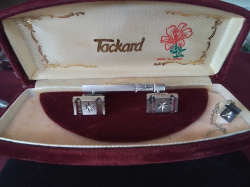 Cufflink Set silver Tone in velvet box.