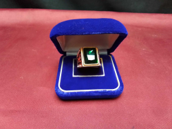 A gemstone gold plated ring 