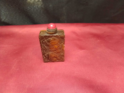 A really nice old Chinese perfume bottle decorated with a dragon. H.8 Cm. 