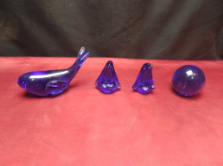 3 Blue Glass of birds + 1 Paperweight 