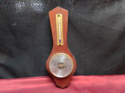 An Antique Termormitor and Baronmeter. W.11 H.28 Cm.