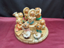 8 Lovely Pendelfin Figures on a Stand. 