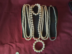 Beautiful vintage necklaces and lovely bracelet.