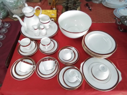 Royal Grafton Fine Bone China 1876 Set (32 Pieces)