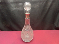 A Lovely Cut Glass Decanter.W.11 H.34 Cm.