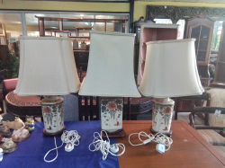 3 Lovely Chinese Lamps with Shades.
Small W.40 H.67 Cm.
Large W.37 H.71 Cm.