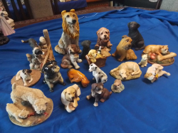 20 Lovely Dog figures.