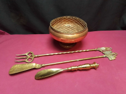 A Brass Flower Bowl, 2 Shoe Horns and  a toasting Fork.