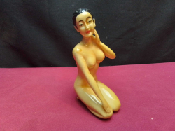 Naked sitting lady. D.8 W.7 H.15 Cm. 