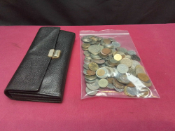 950-Gram 200 Coins Collection+ GLOBETROTTER Money Purse (7 Compartments) 