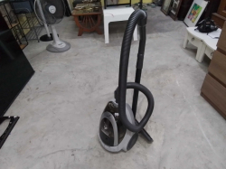 HITACHI Vacuum Cleaner(working as new)