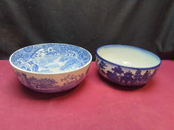 A Spode Italian Pattern Bowl W.22 H.9 Cm. and a Willow Pattern Bowl W.20 H.9 Cm.
