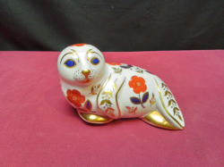 Crown Royal Derby Seal Figure. W.12 H.8 Cm.
