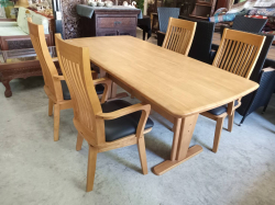 A Lovely Wooden Dining Table W.90 L.180 H.75 Cm. with 4 Swivel Chairs (good condition)