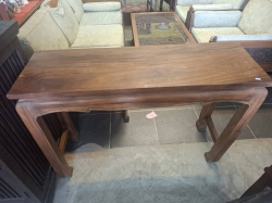 A Chinese style side table. W.120 D.40 H.78 Cm.