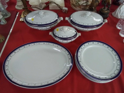 3 Matching Tureens and a Set of Dinner Plates and meat Plates in Blue&Gilt China (11 pieces)