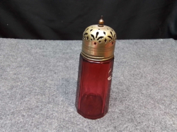 A Lovely Cranberry Pepper. H.14 Cm.