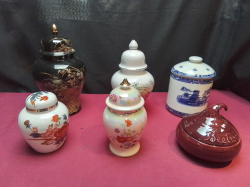 6 Lidded Pots