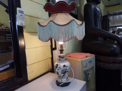 A Masons Chartreuse Pattern Table Lamp with Nice Shade.H.60 W.32 Cm.