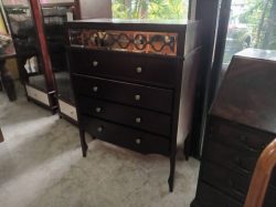 A Nice 5 Drawer Cest of Drawers. W.93 D.46 H.126 Cm.