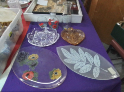 4 Colored Glass Plates and 2 Jug and Glass.