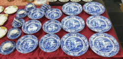 A lovely beautiful  24 pieces blue and white  Spode Italian dinner and tea set all in very good condition