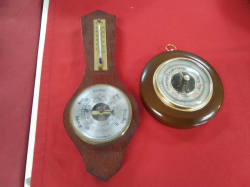 2 Small Wooden Baronmeter.