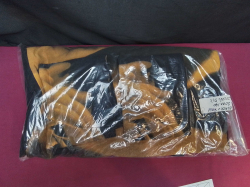 A black and Rose Duvet set.200×190 Cm.