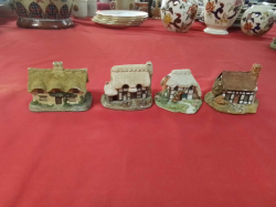 4 Lilliput Lane Cottages.