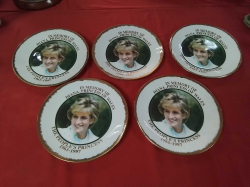 5 Pieces Diana Collector  Plates. W.23 Cm.
