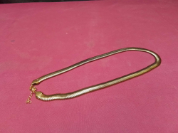 16-inch Vintage Gold Plated Herringbone Necklace. 